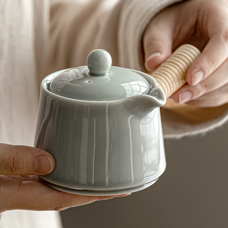 Grass Wood ice gray glaze side handle pot teapot ceramic simple filter teapot household kung fu tea set tea dispenser single pot Grass Wood ice gray glaze side handle pot teapot ceramic simple filter teapot household kung fu tea set tea dispenser single pot