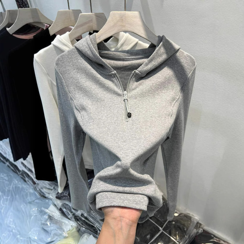 European Gray Hooded Half-Zip Long-Sleeved Sweatshirt for Women 2025 Spring New Slim Fit Casual Versatile Top European Gray Hooded Half-Zip Long-Sleeved Sweatshirt for Women 2025 Spring New Slim Fit Casual Versatile Top