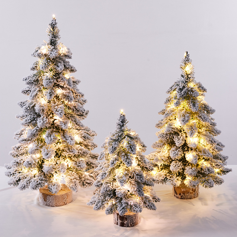 Ventas directas de fábrica de puntiagudos pequeños adornos de árbol de Navidad de flocado mini adornos de escritorio navideño estilo nórdico