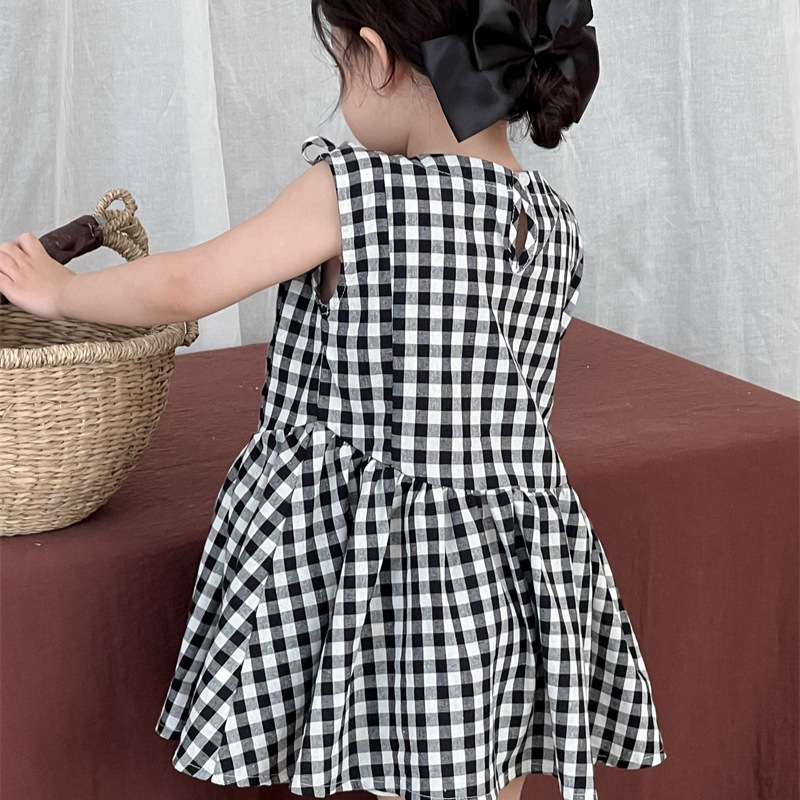 Xifan 25 Summer New Children's Black and White Plaid Sleepless Skirt Girls Strap Stitching Ruffled dress Korean Style