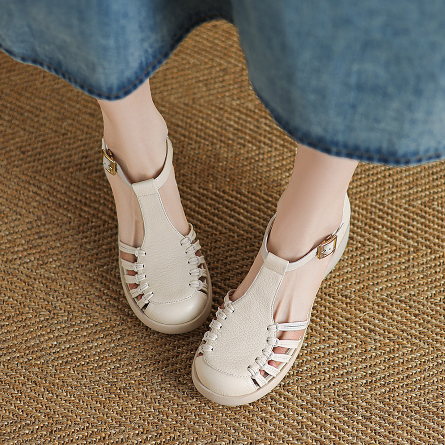 Sandal nữ da cừu mũi bao đế dày quai ngang một chữ kiểu La Mã — đen