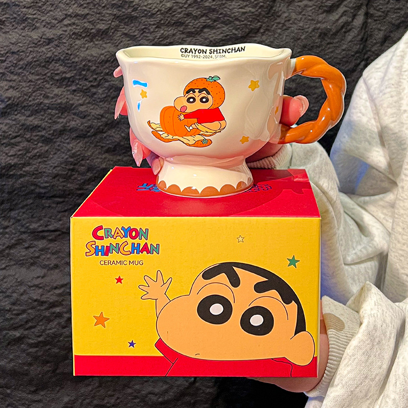 Crayon Shin-chan linda taza de cerámica taza de desayuno de café de pareja taza de agua de alto valor regalo de cumpleaños