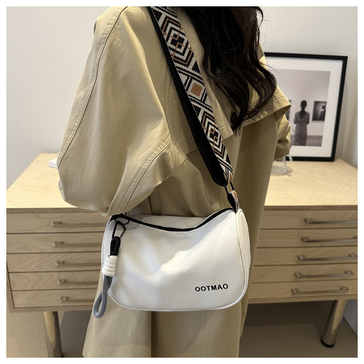 Canvas bag for women 2024 new autumn and winter versatile dumpling bag, casual and sporty wide-shoulder crossbody bag for women undefined