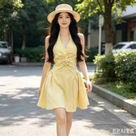柠檬黄法式扭结玫瑰蓬蓬挂脖连衣裙女2026夏甜美收腰吊带裙