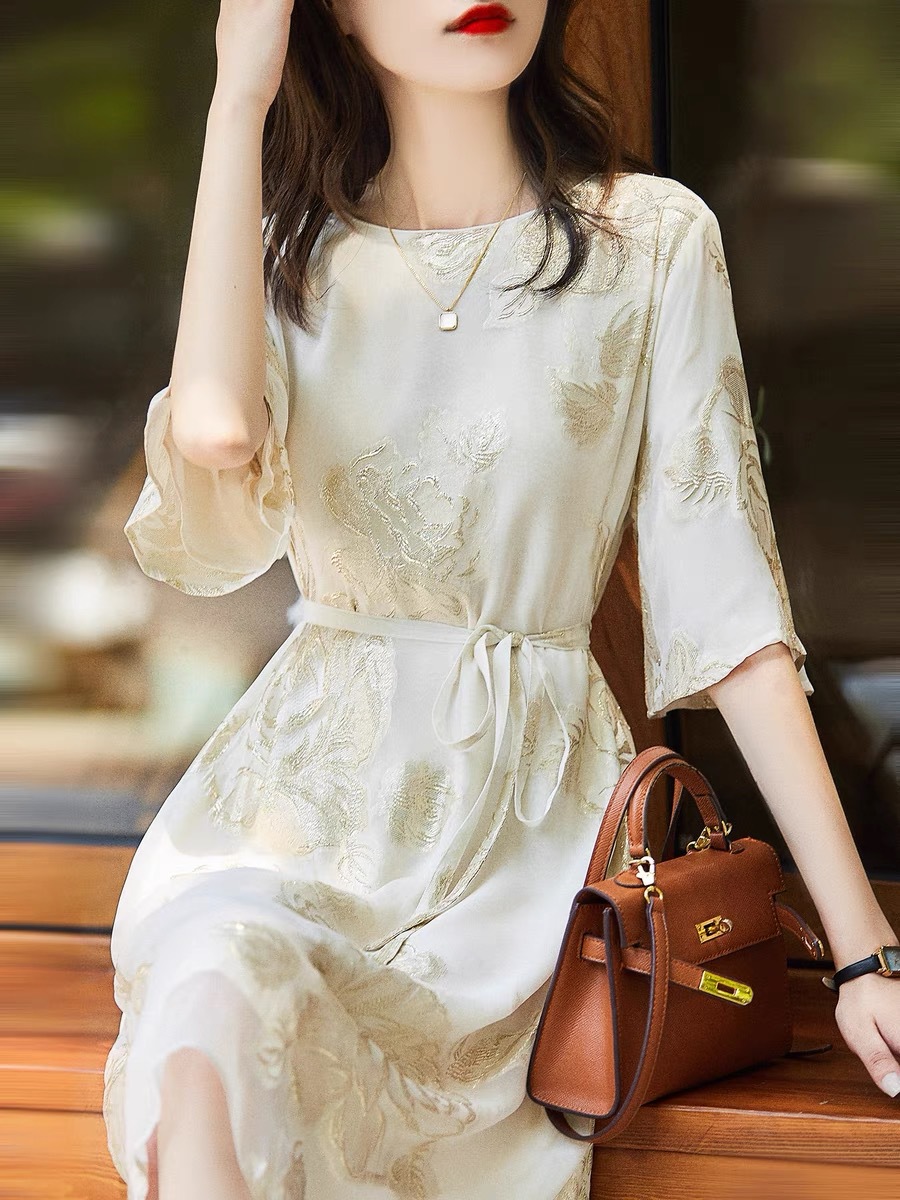Váy maxi nữ chất lụa tơ tằm jacquard dáng rộng thùng thình — màu trắng ngà