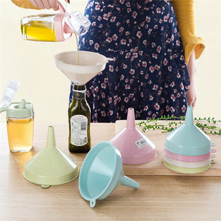 Kitchen Plastic New Oil Funnel Small Household Oil Leakage Pouring Wine Liquid Dispensing Funnel Wine Dispenser Wine Raisin