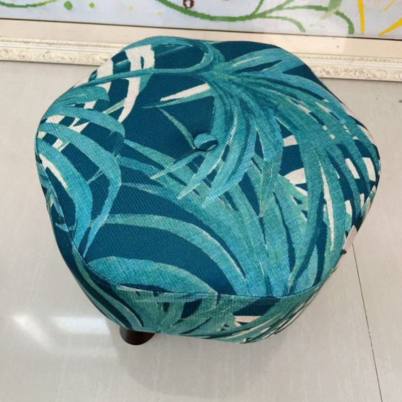 Taburete doméstico pequeño sala de estar deslizante silla de madera sólida respaldo polea giratoria taburete bajo puerta de cambio de zapatos taburete de lavado de pies rueda