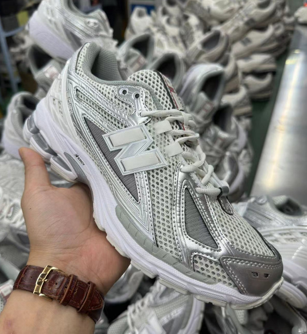 莆田ランニングシューズ NB1906 ホワイトシルバー通気性液体銀増強ダッドシューズ男性と女性のカジュアルスポーツシューズファッション|undefined