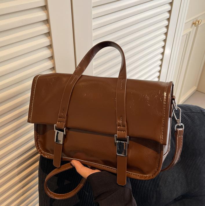 Otoño y invierno retro bolso de mano simple para mujeres 2024 nuevo paquete de hombro casual de gran capacidad de viaje bolsa de correo universal