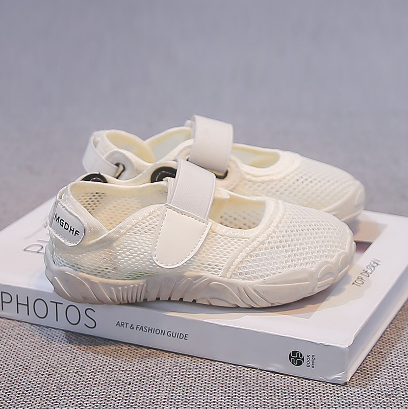 Zapatos de playa de moda para niñas versátiles 2026 verano nuevos zapatos de retroceso antideslizantes para niños sandalias al aire libre para niños zapatos individuales image 7