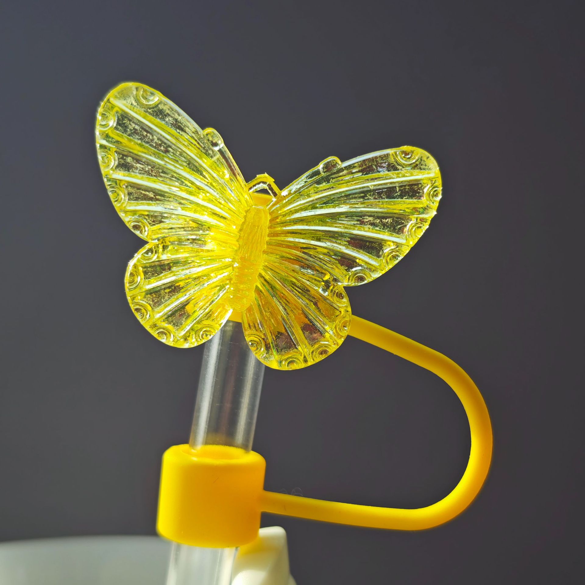 Nueva tapa de pajita de mariposa tapón de polvo color acrílico mágico cubierta de pajita de mariposa taza de agua cubierta de pajita decoración