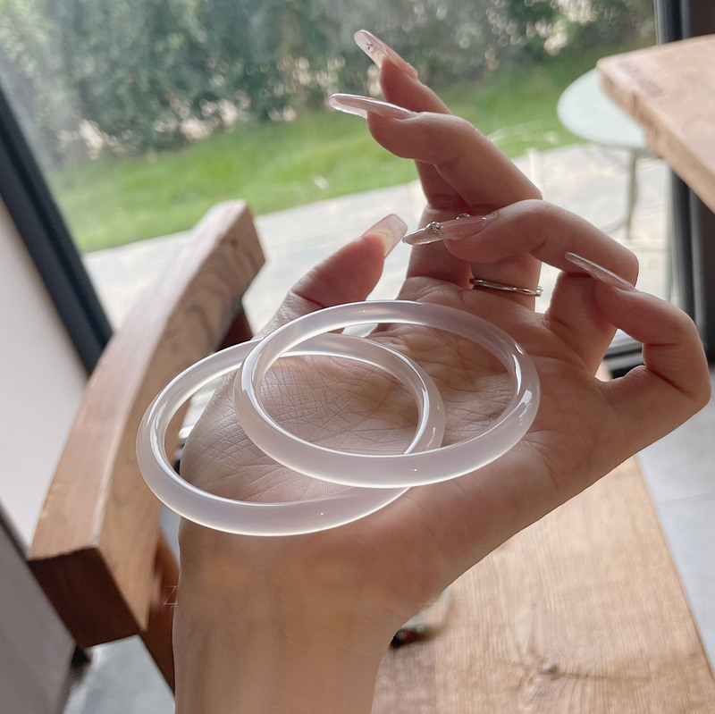 White Moonlight Chalcedony Agate Bracelet Thin Round Strip Beauty Bracelet Chalcedony Jingle Bracelet Light Luxury Gift 6mm