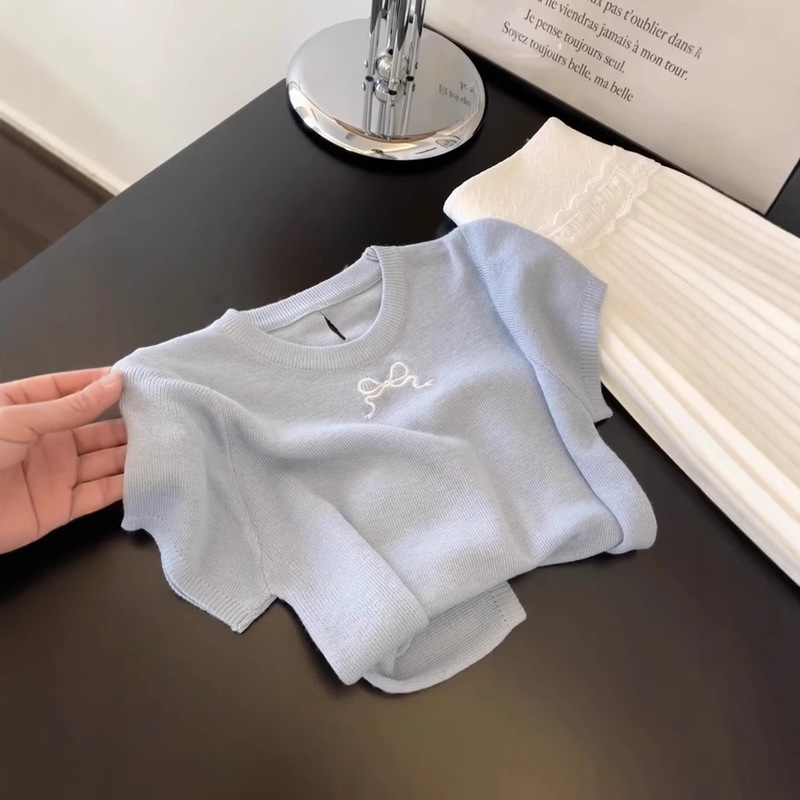 Blue Bow Embroidery Thin Knit Short-Sleeve T-Shirt for Women, 2026 Summer New Fashion Regular Shoulder Top