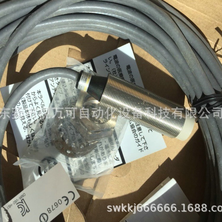 销售Omron/欧姆龙精密传感器 V600-H51 实物拍摄 询价
