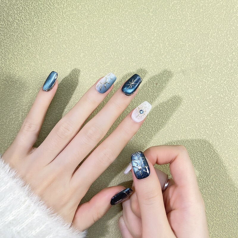 2025 New Retro Art Totem Handmade Wearable Nails, 10-Piece Set, Short Style Wearable Embossed Nail Art Pieces 2025 New Retro Art Totem Handmade Wearable Nails, 10-Piece Set, Short Style Wearable Embossed Nail Art Pieces