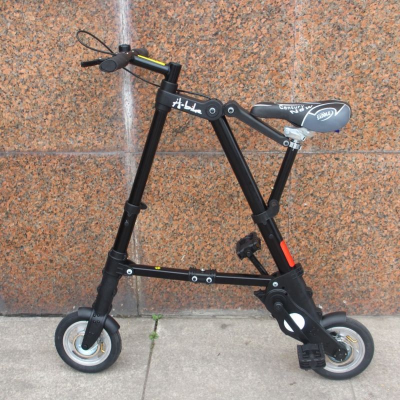 自転車の代行車のミニタイプの折りたたみ自転車の自転車は空気を入れないで折りたたみます。