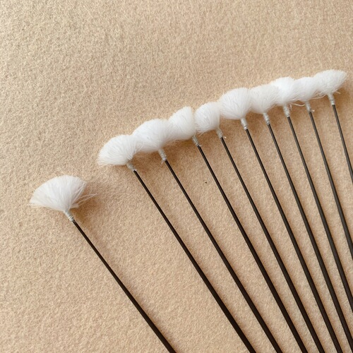 Carbon fiber handle goose feather stick ear hair remover ear cleaning tool does not emit light ear scoop ear cleaner