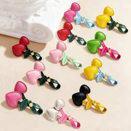 跨境热卖PU皮革樱桃钥匙扣桃心挂件diy配件爱心包包挂饰厂家现货