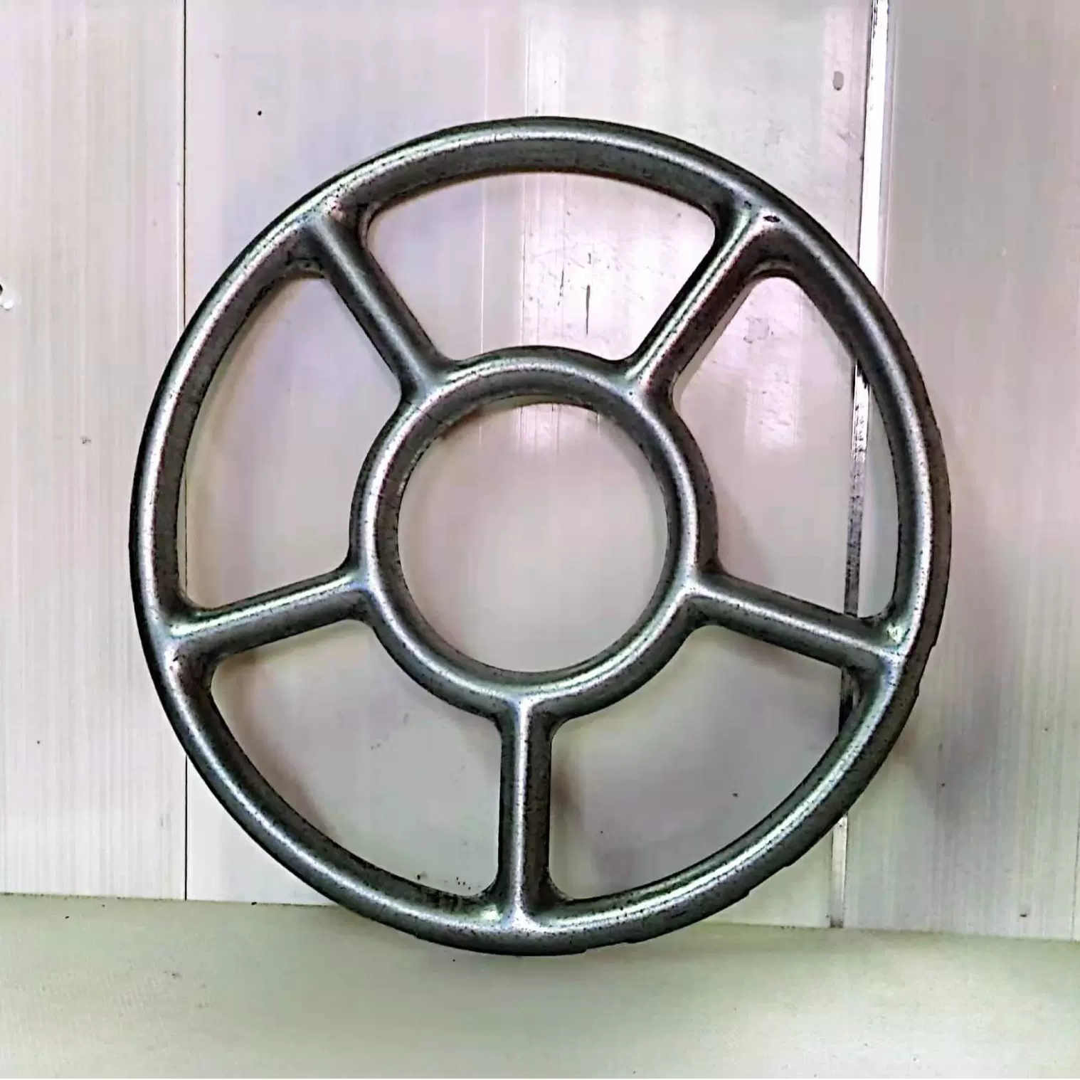 家用厨房燃气灶煤气灶配件支架免打孔防滑圆形防移动防风罩奶锅架