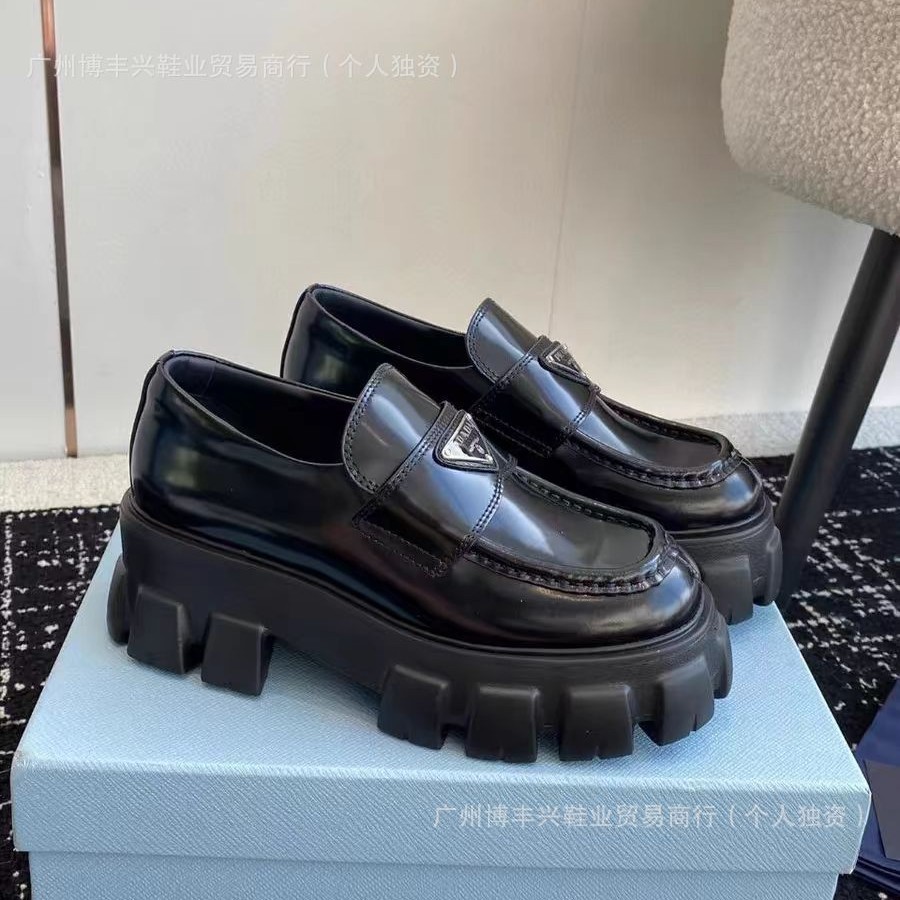 厚底レザーの英国風PメリージェーンMIUゴールドコインシューズ、レディースラウンドトゥレザーシューズ、レディースシングルシューズ