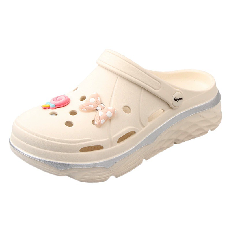 Туфли с дырками для студенток в Корейском стиле, новые милые тапочки Баотоу, летняя домашняя медсестра, крутые тапочки для женщин с сердцем