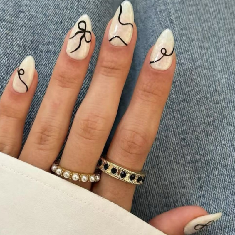 Simple Abstract Art Striped Wearable Nails Black Bow Manicure Nails Short Almond Nails Fake Nails Wholesale
