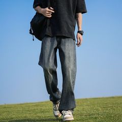 アメリカの水洗いして古いジーパンを作ります。