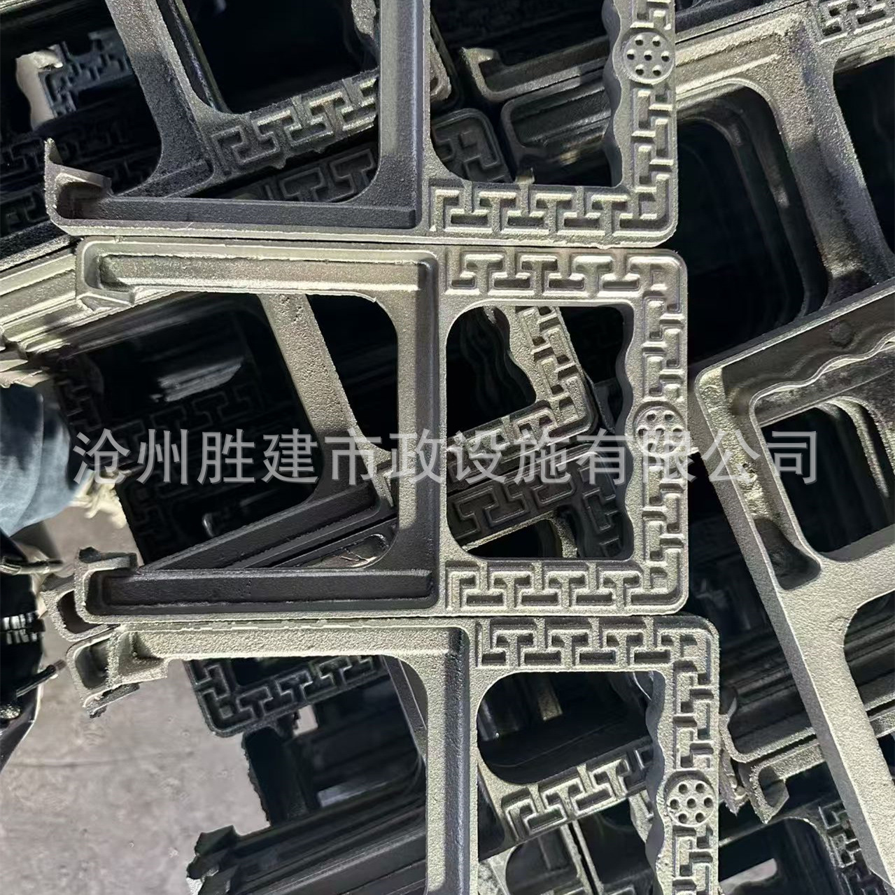 厂家供应 球墨铸铁爬梯 井下踏步配件 球墨铸铁井盖踏步