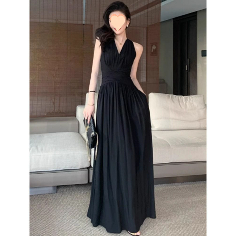 法式气质修身显瘦挂脖连衣裙女年夏季新款收腰度假风无袖长裙|undefined
