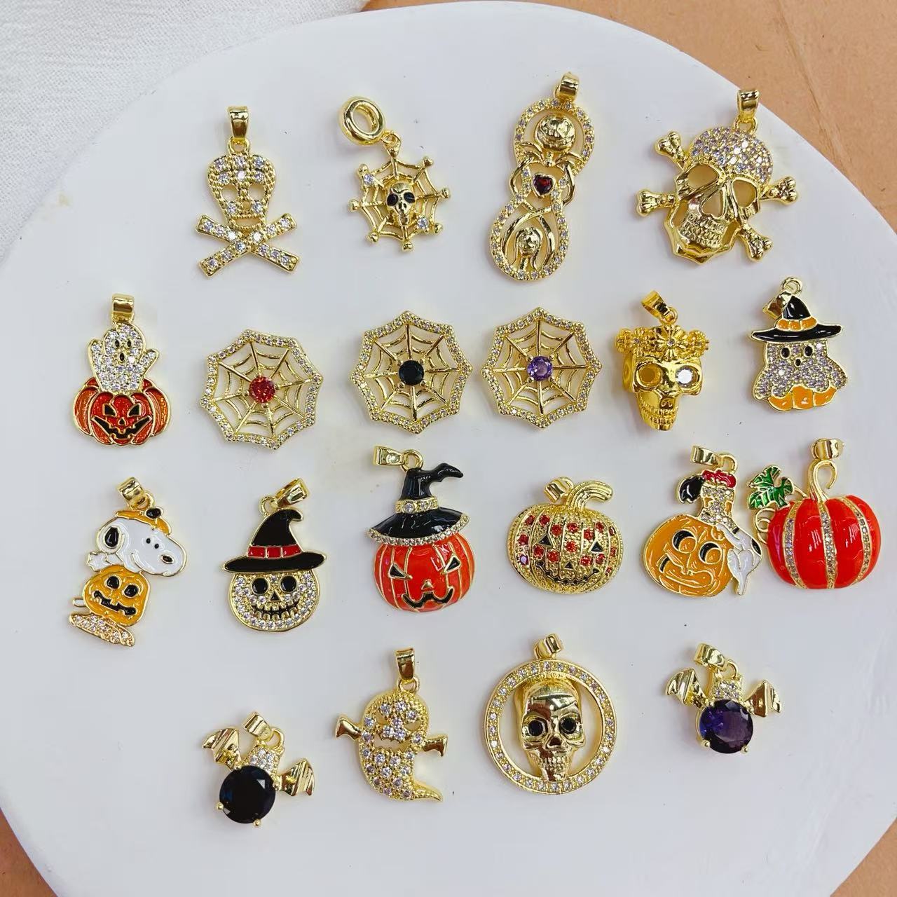 New European and American cross-border Halloween pendant, copper plated with real gold, color-retaining, light luxury, fashionable, exquisite, versatile accessory