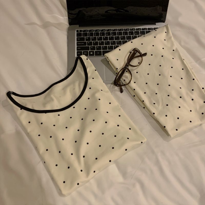 Pijamas de otoño y invierno al por mayor transfronterizos para mujeres cálidas de terciopelo sexy puro traje de viento beige punto grueso ropa para el hogar