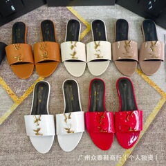 外国貿易聖家平底スリッパ レディース 夏用 外履き おしゃれ 滑り止め ビーチサンダル 工場直販 現品供給 卸売