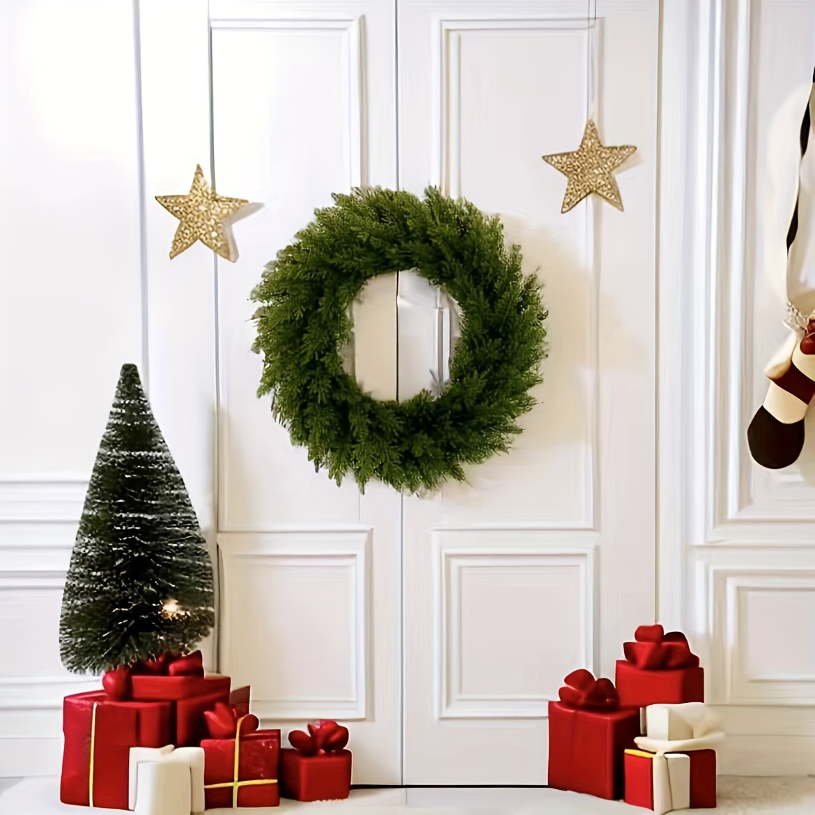 Decoración navideña de Amazon Guirnalda de hojas de pino verde Decoración de la ventana del hogar festivo Simulación de pino y ciprés Anillo de ratán Colgador de la puerta