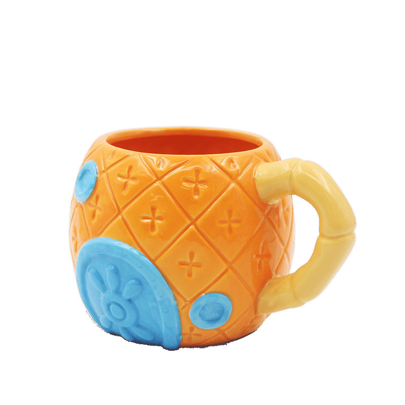 Taza de piña para bebés cuidadosamente seleccionada Taza de agua de casa de dibujos animados Taza 3D súper linda Taza de cerámica de gran capacidad para niños