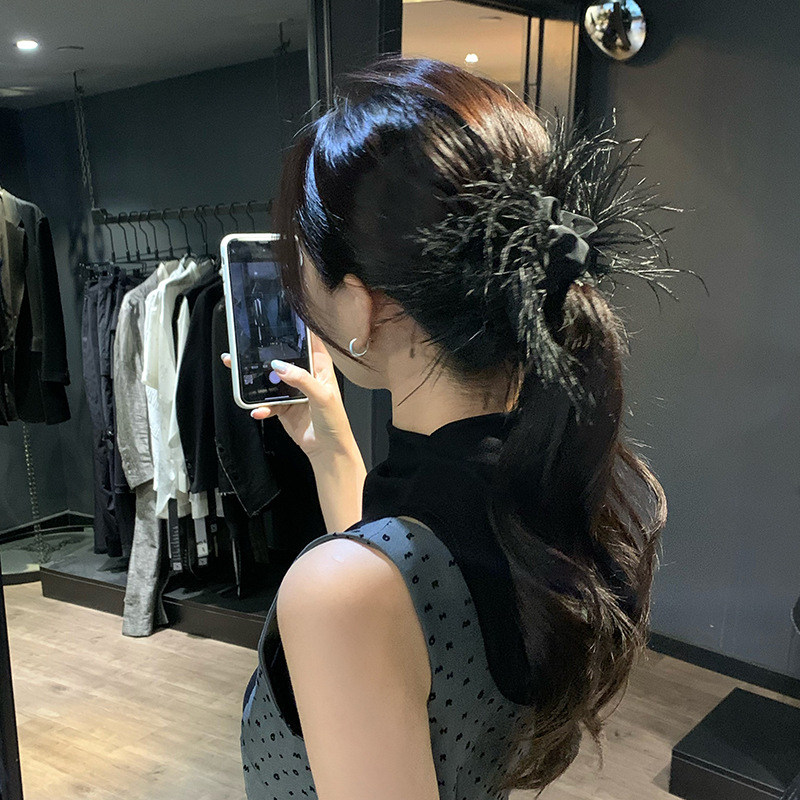 Puras plumas de deseo intestino grueso anillo de cabello de cabello de cabello 2024 nuevo otoño invierno correa de cabello de avestruz cabello de cabello