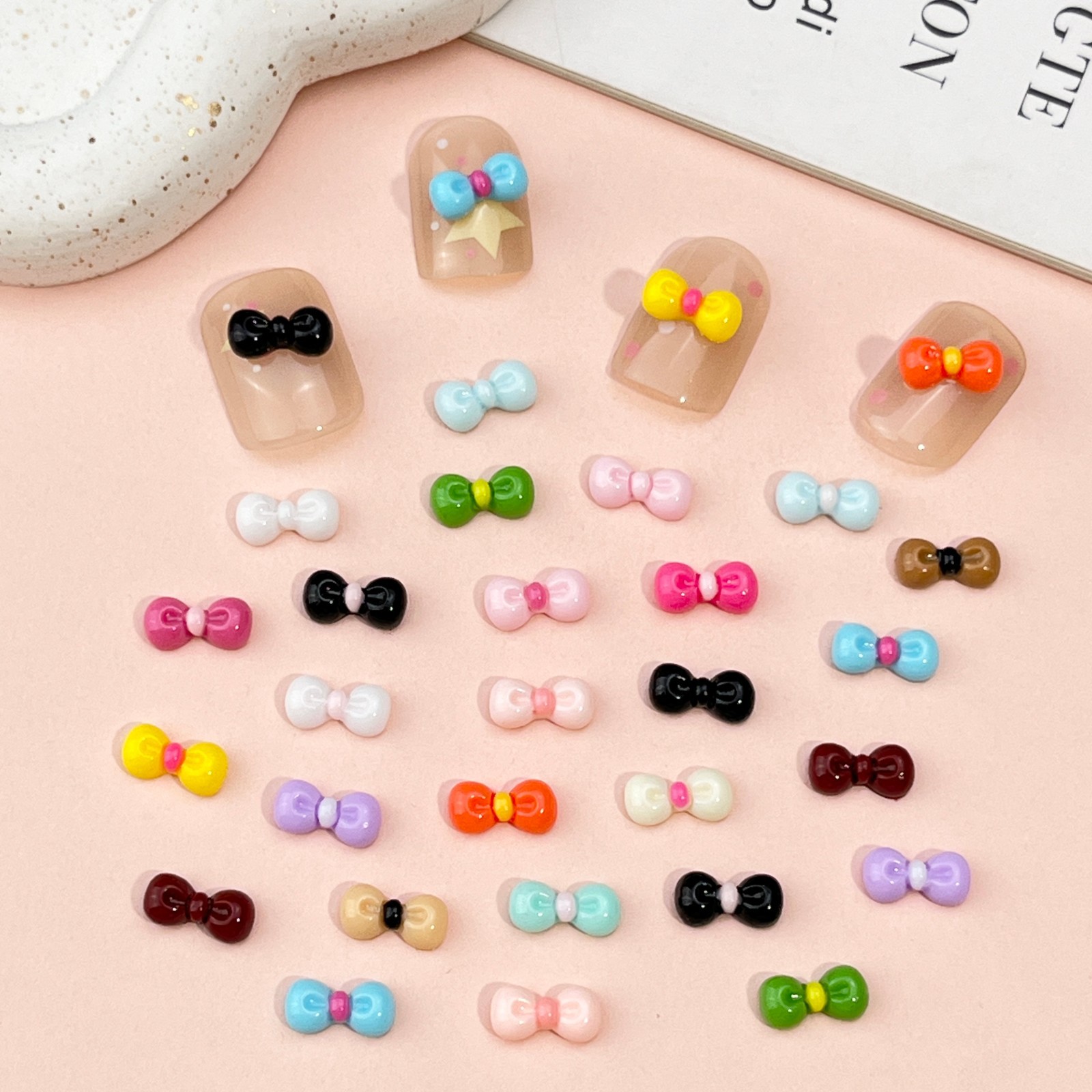 网红蝴蝶结美甲饰品批发可爱KT猫小领结diy耳钉穿戴甲树脂装饰品