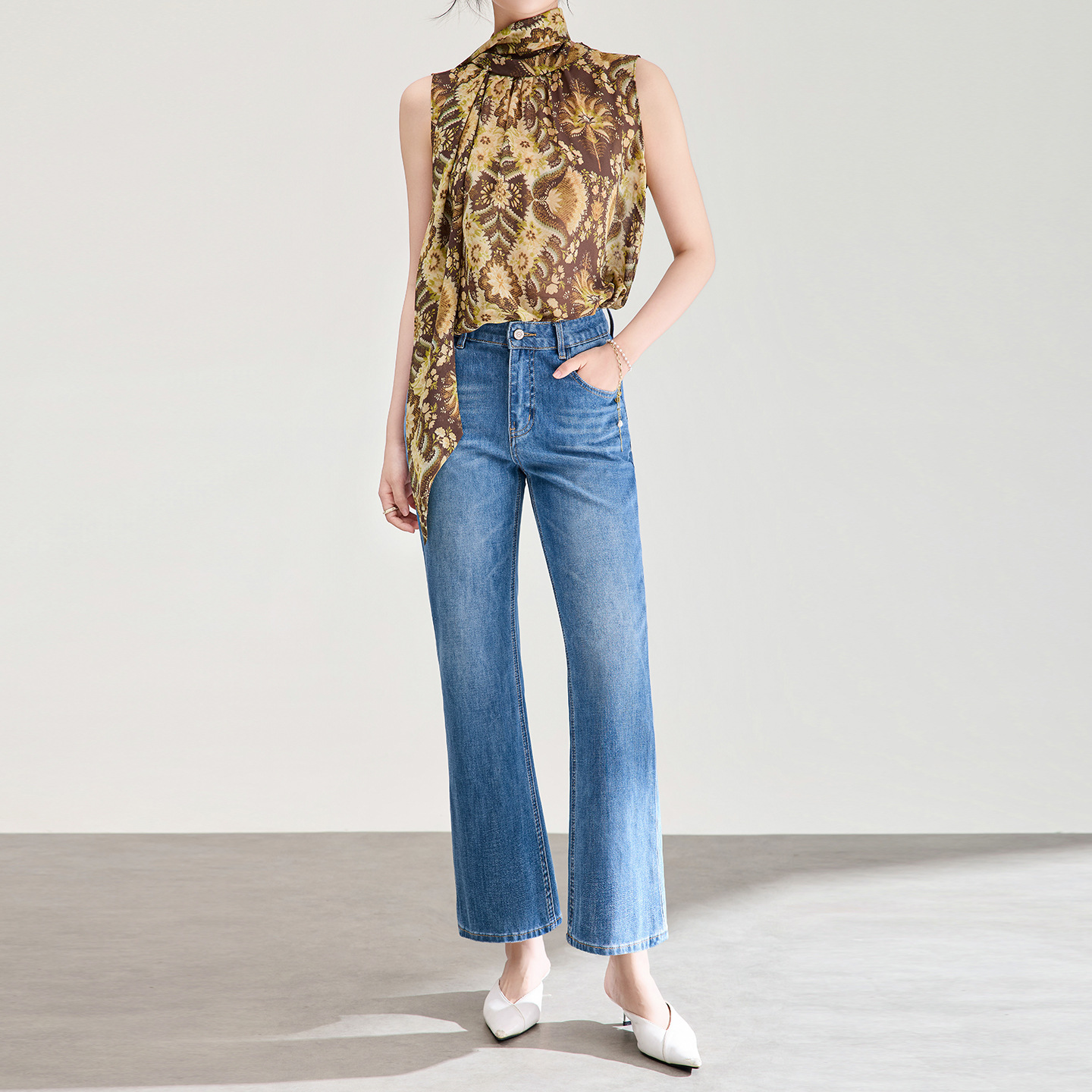 Quần jean nữ cạp cao ống suông vải cotton co giãn mềm mại — xanh lam