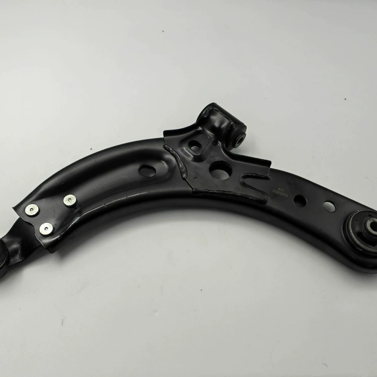 Подходит для MG MG ZS, RX3, переднего нижнего поворотного рычага нового MG3.