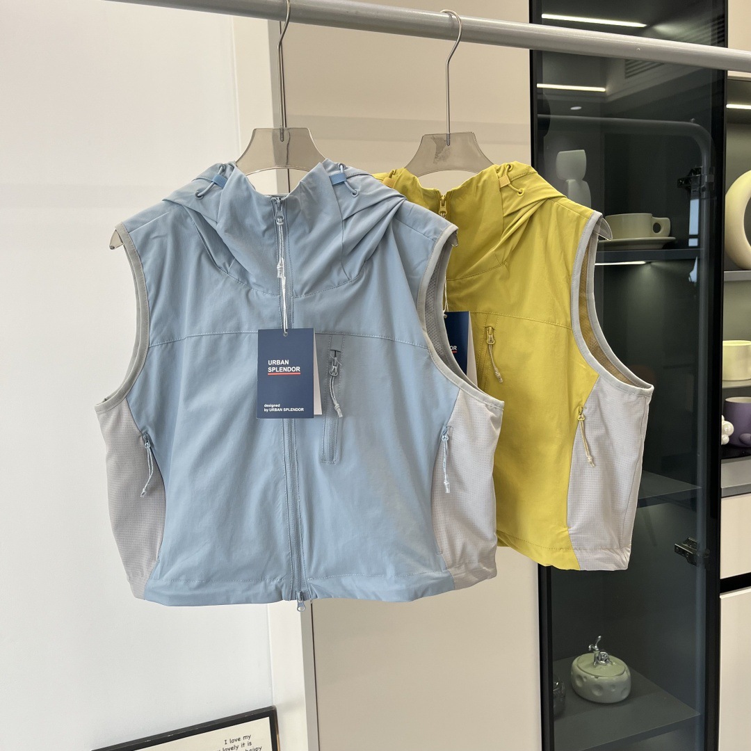 Spring and Summer Mountain Style Outdoor Quick-Drying Breathable Mountaineering Camping Style Vest Sleeveless Hooded Jacket Lightweight Layered Vest for Women