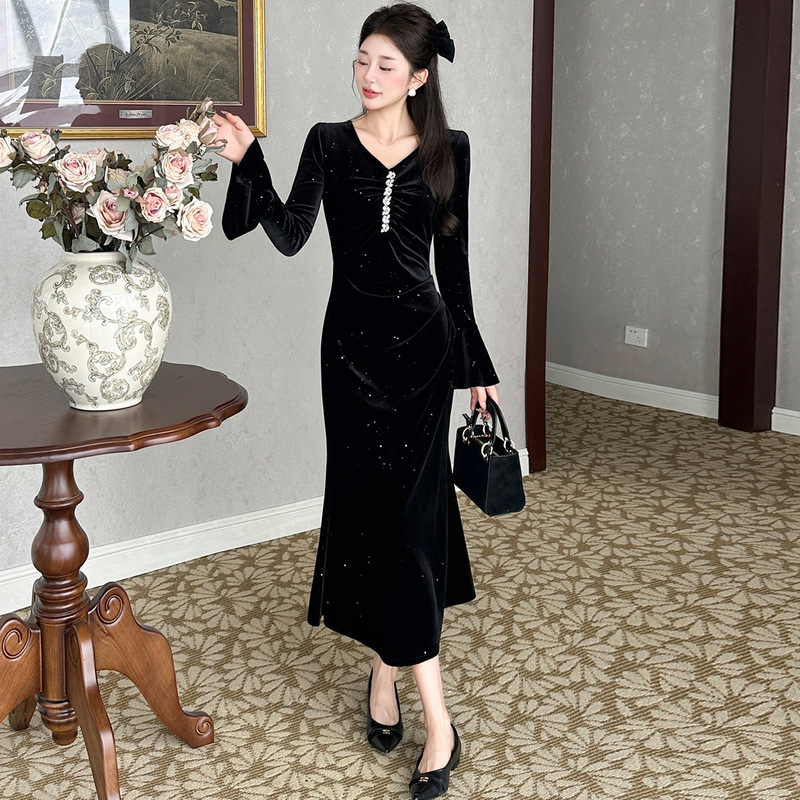 Mnnz321 Velvet Sequin Pleated Slim Elegant Beaded Trumpet Sleeve Fishtail Long Dress 2025 Autumn and Winter