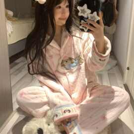 新款睡衣女秋冬季珊瑚绒加厚加绒卡通条纹小狗冬天保暖家居服套装