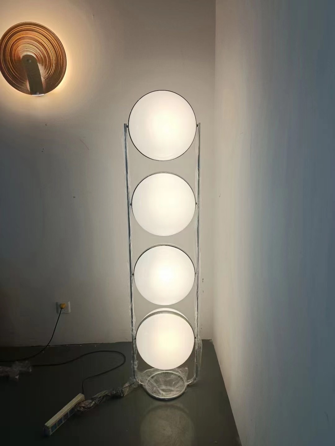 Торшер Lightbringer Bauhaus на 4 плафона, 160 см