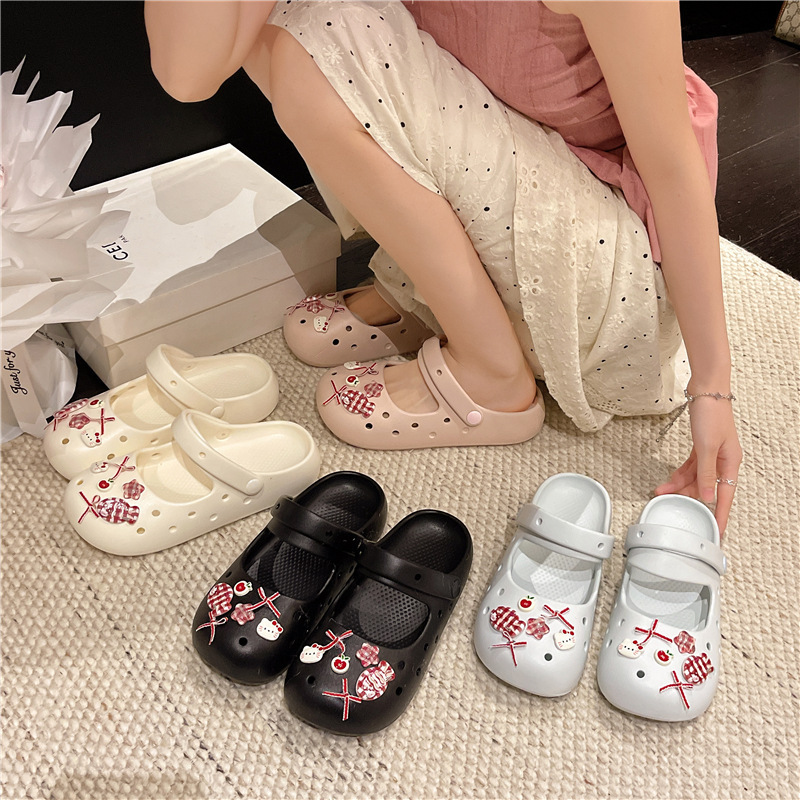 Comfortable and Breathable Outdoor Shoes for Women, Beach Slippers with Thin Soles, Perforated Ballet-Style Non-Slip Cartoon Cute Mary Jane Slippers