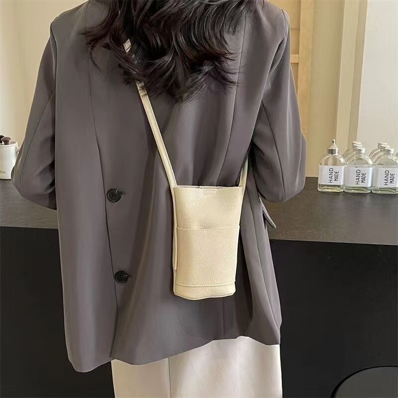 Bags Niche 2026 New Spring and Summer Mobile Phone Bag for Women, Fashionable and Versatile, High-End Feel, Exquisite Single-Shoulder Crossbody Small Bag