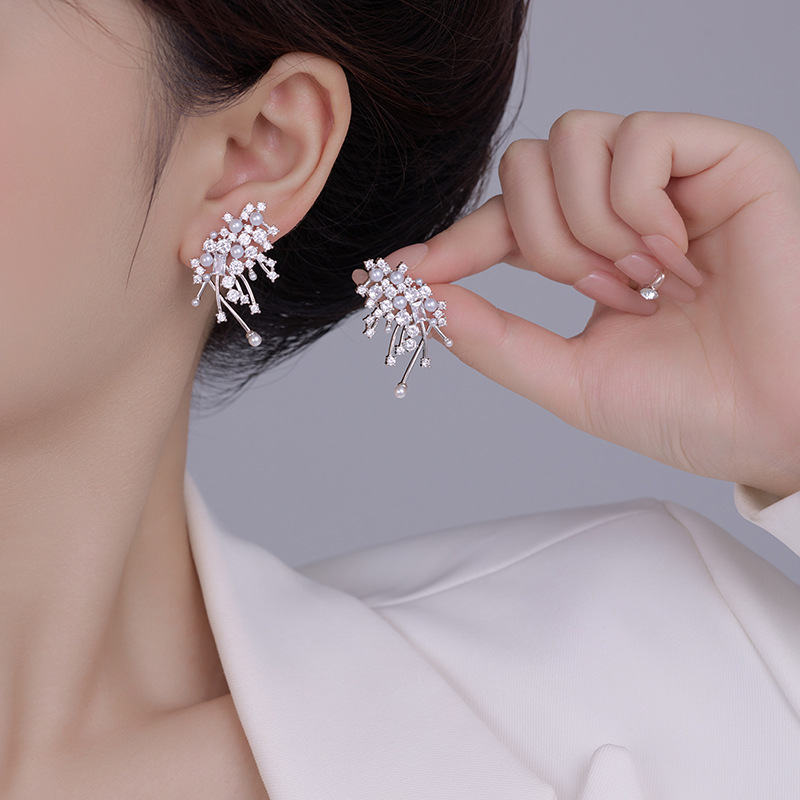 The Story of Rose Liu Yifei Huang Yimei Same Earrings Bright Nebula Earrings Advanced Earrings Copper with Zircon