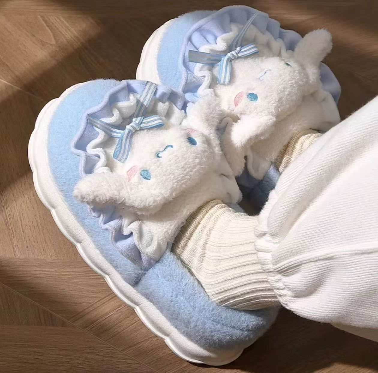 Hellokitty gatos zapatillas de algodón damas bolsas de invierno tacones 2024 nuevo lindo cabello? más zapatos de algodón de camisa de luna mujer