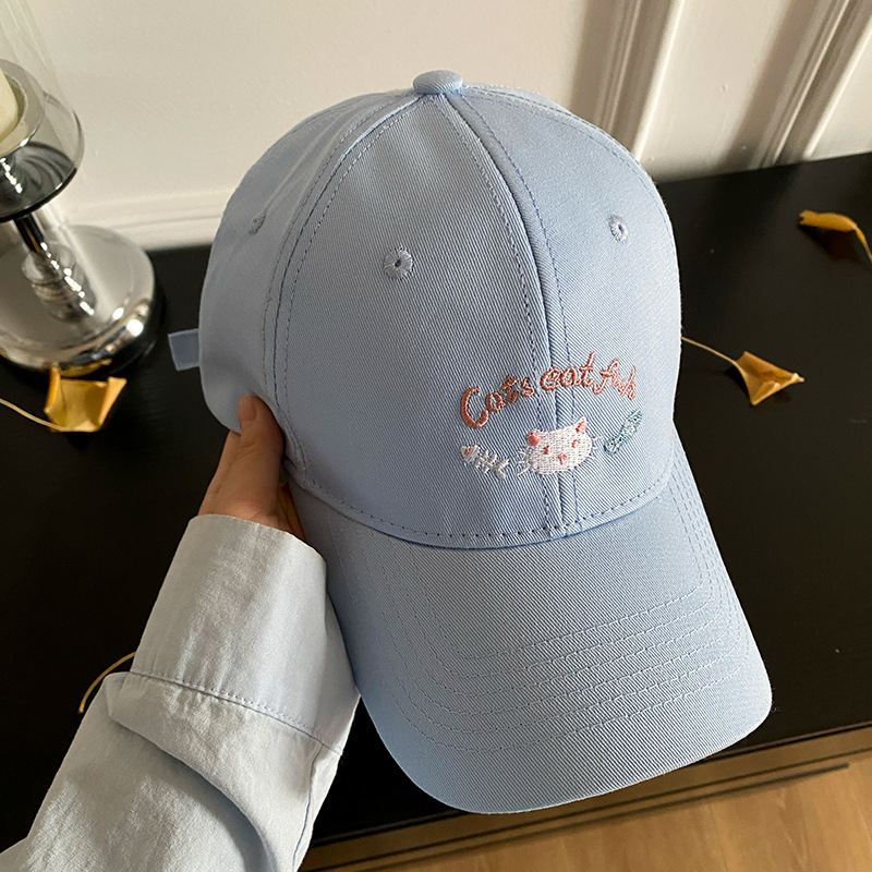 Japón lindo gatito bordado sombrero de béisbol mujer primavera 2025 nuevo estilo de cabeza grande cara pequeña sombrero de boca de pato universal