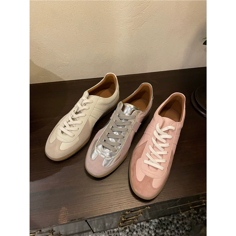 2025 новая модель разработки оптом неоформленные тренировочные туфли из овчины серебряные кроссовки нишевые ретро белые туфли повседневные