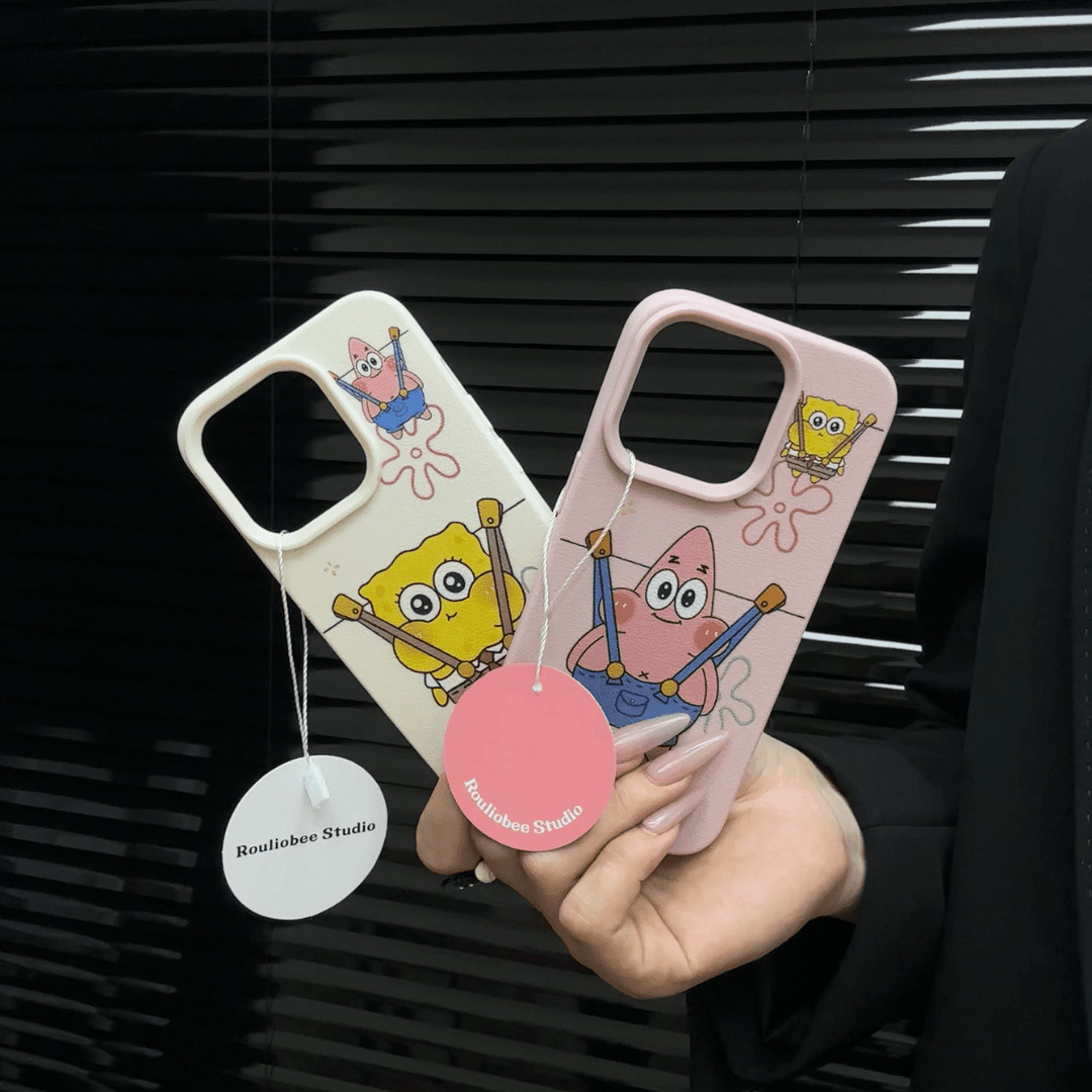 Iphone15에 적합 Apple 14promax 모조 가죽 텍스처 휴대폰 케이스 12/13 커플 스트랩 Spongebob