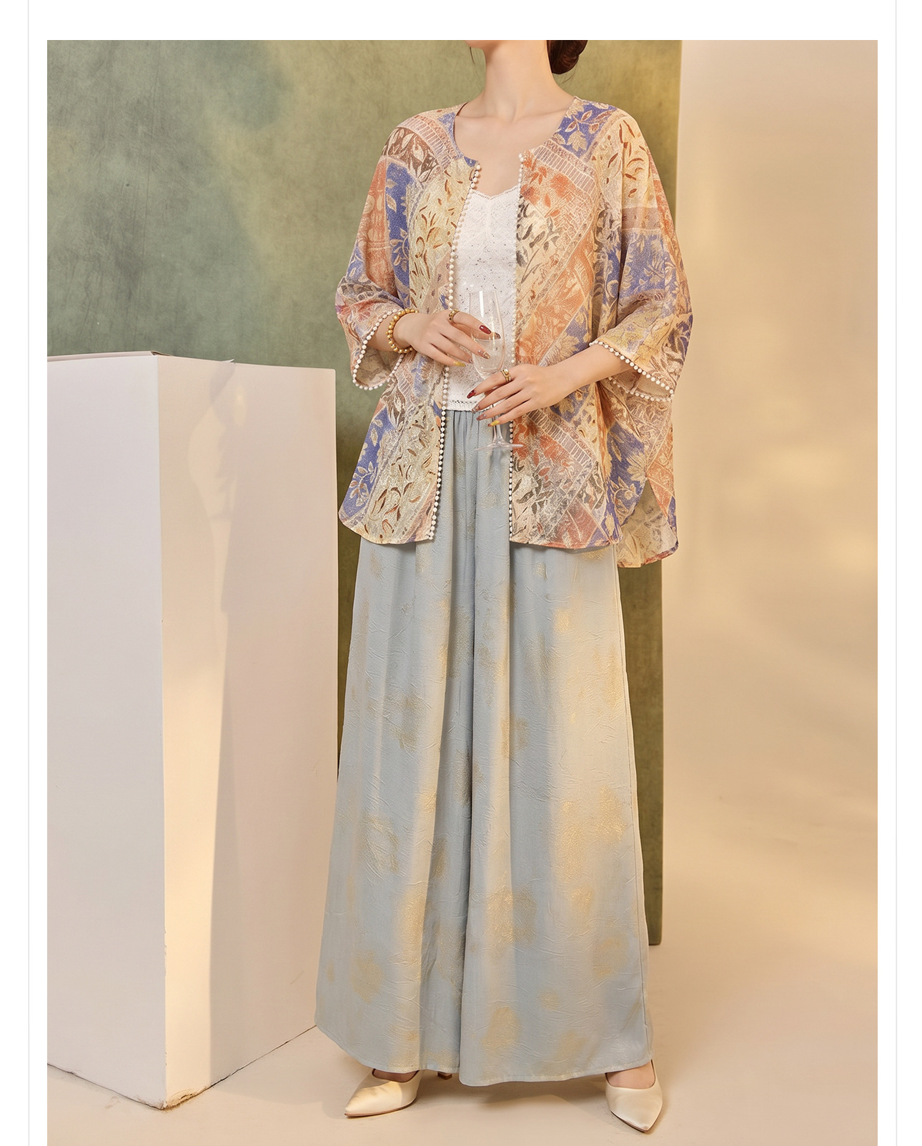 Áo cardigan mùa hè mỏng nhẹ thoáng khí, họa tiết in chống nắng đính cườm, dáng rộng — Xanh da trờicolor, Thái Đường chi tiết 6